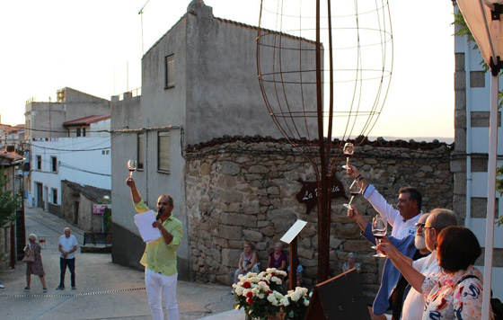 Tecnovino Isabel Mijares monumento Fermoselle