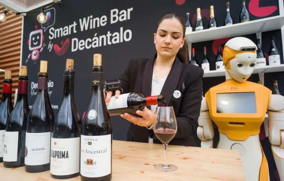 Tecnovino- Macabeu, el asistente virtual con IA de Decántalo para la selección personalizada de vinos